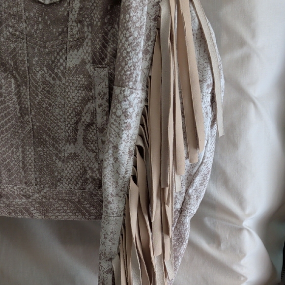 Peach Love California Cream Snake Print Fringe Jean Jacket - Picture 6 of 7